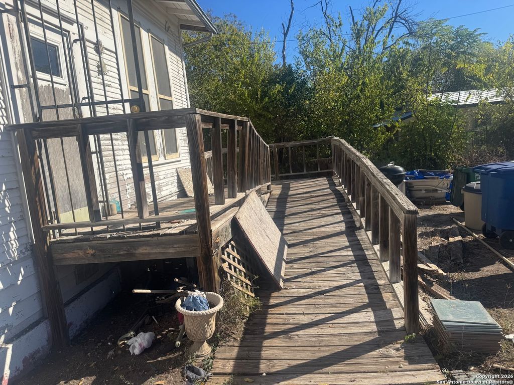 Photo of 2424 Buena Vista, San Antonio, TX 78207 (MLS # 1931844)