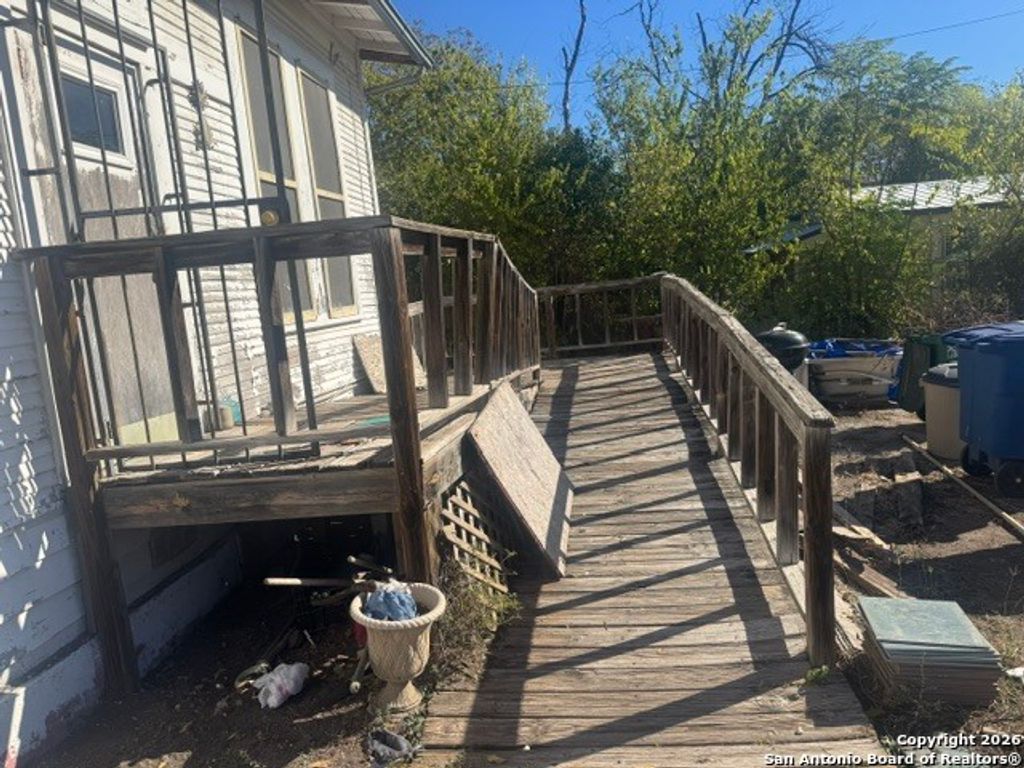 Photo of 2424 Buena Vista, San Antonio, TX 78207 (MLS # 1931844)