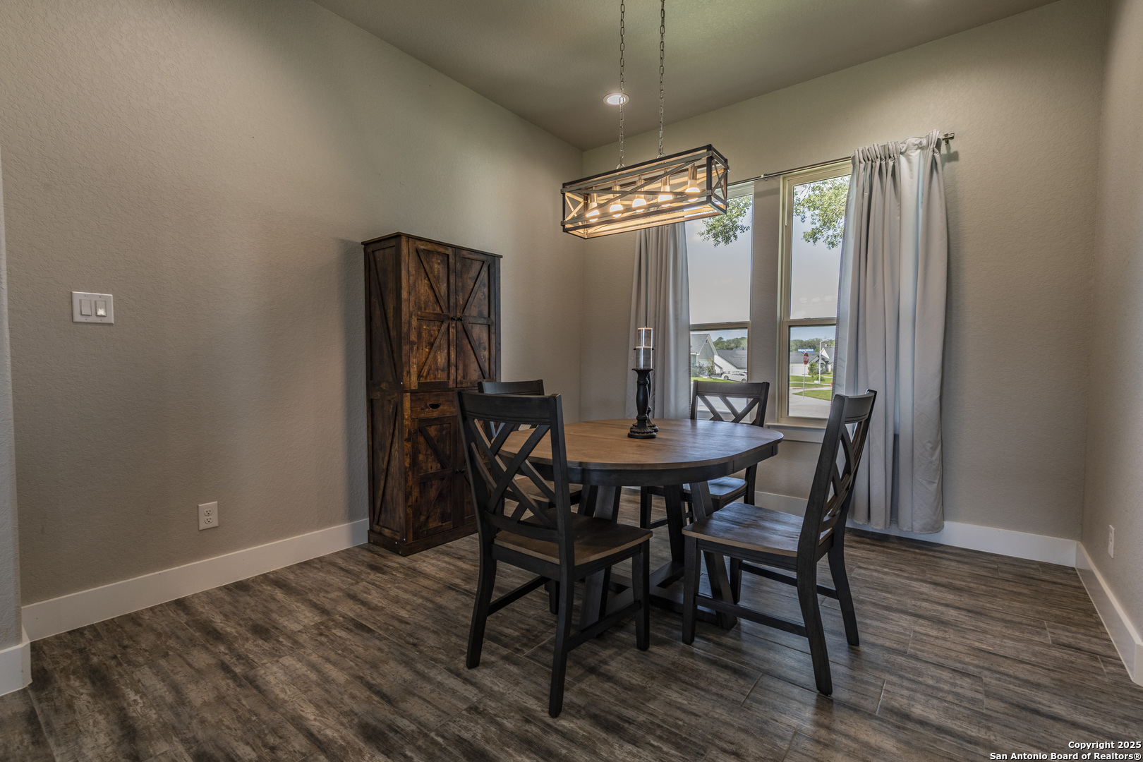 100 N Mahogany Path