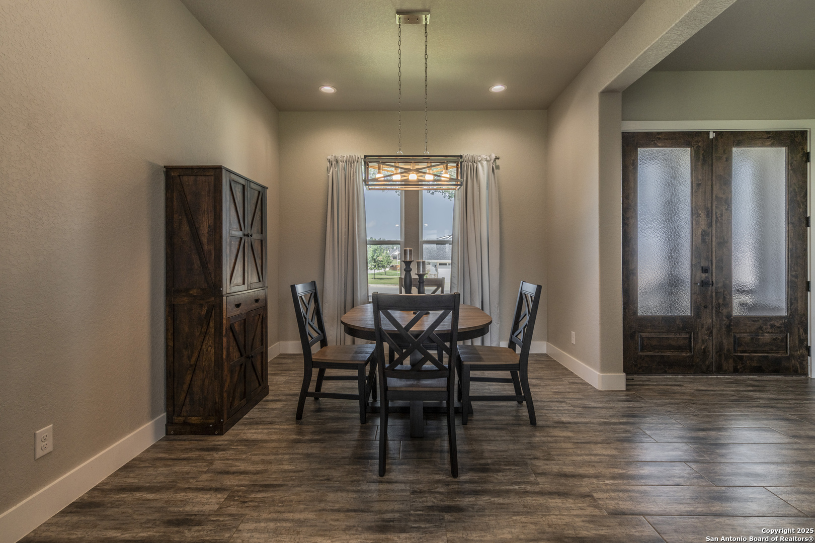 100 N Mahogany Path