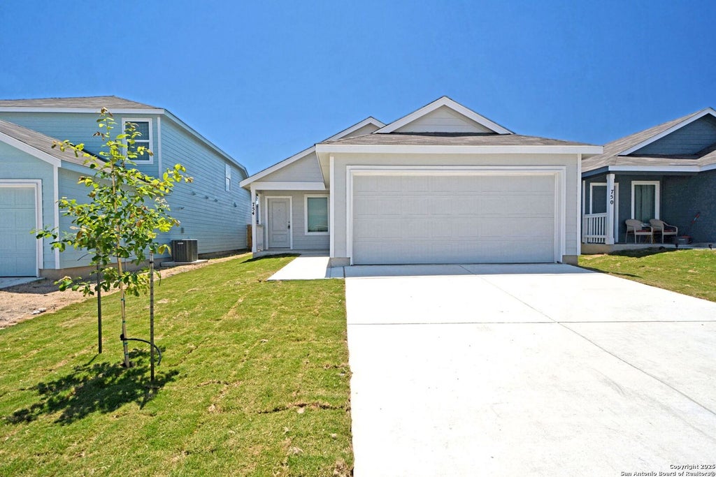 Photo of 754 TOWER HILL VW, New Braunfels, TX 78132 (MLS # 1992459)