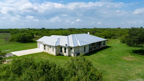 A home in Floresville