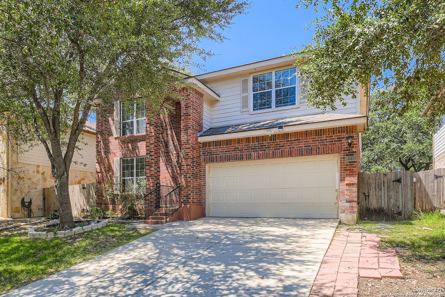 8202 Eagle Peak