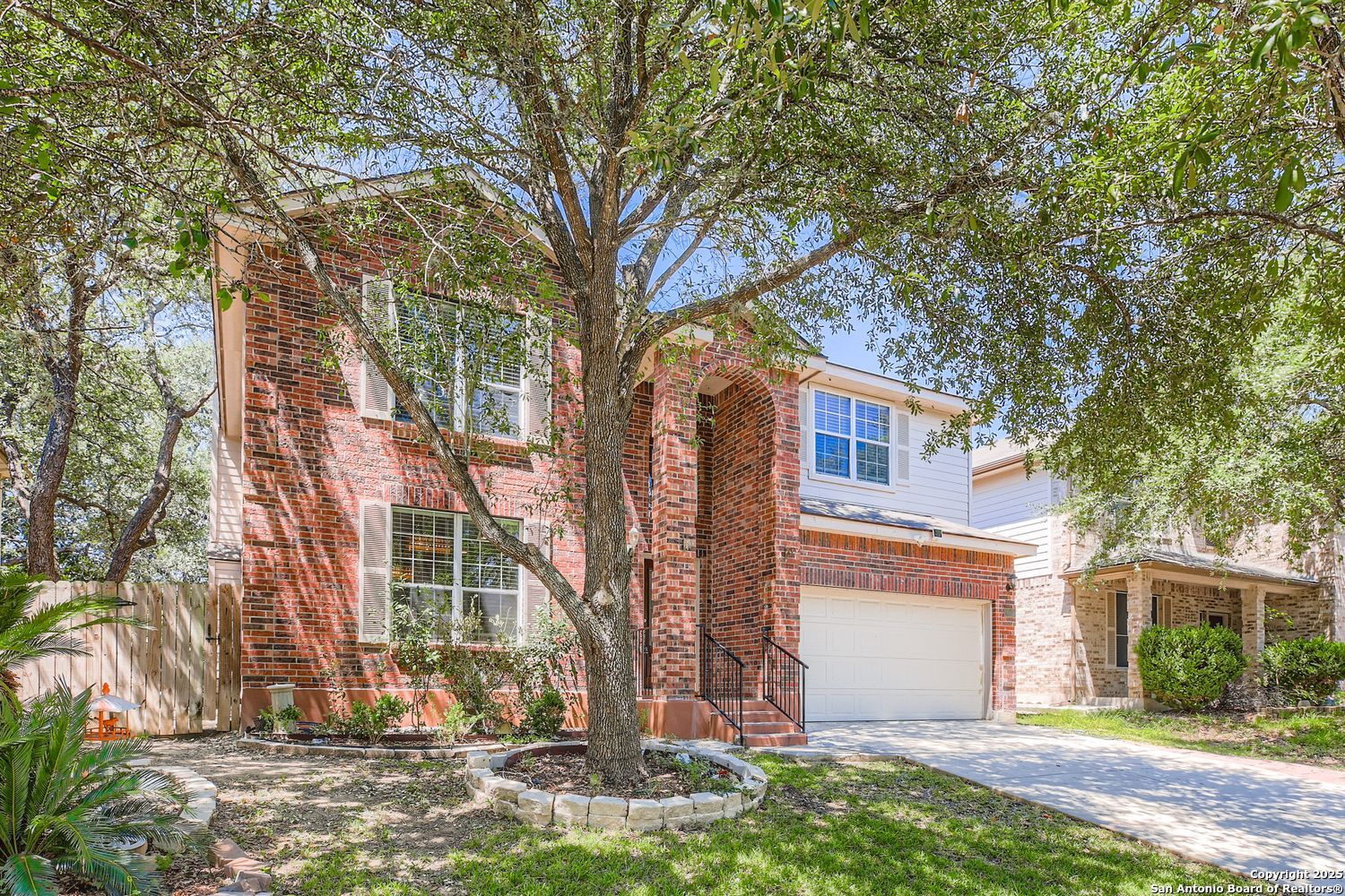 8202 Eagle Peak