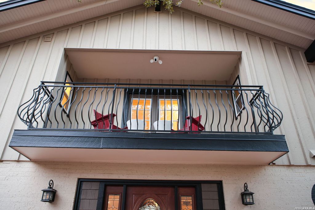 Photo of 107 WICKFORD WAY, Castle Hills, TX 78213 (MLS # 1969546)