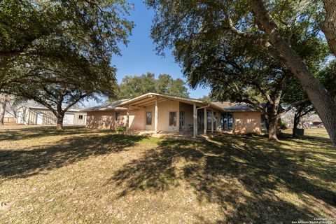 A home in Floresville