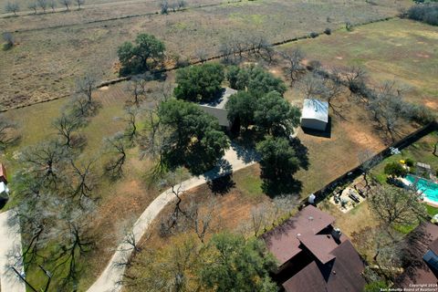 A home in Floresville