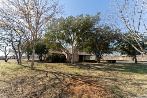 A home in Floresville