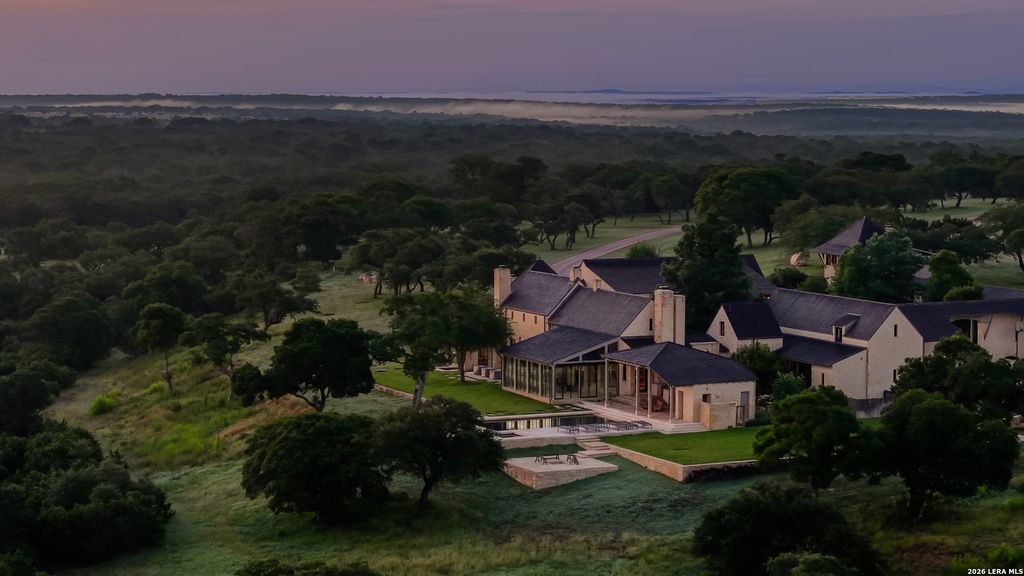 Photo of 850 SISTERDALE RD, Boerne, TX 78006 (MLS # 1971988)