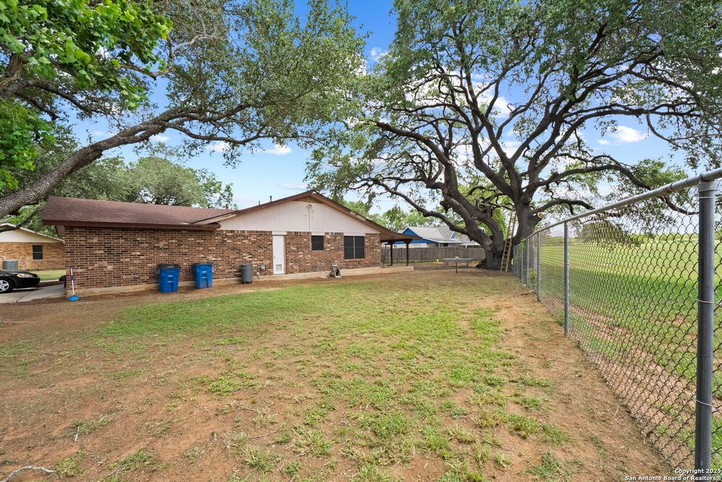 Photo of 311 Indian Pink, Floresville, TX 78114 (MLS # 1884131)