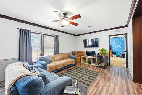 4131 Hickory Haven Elmendorf TX 78112