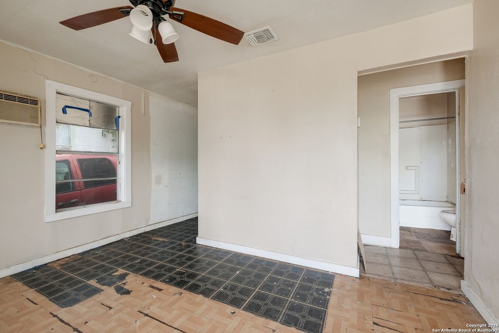 Photo of 723 Larry, San Antonio, TX 78202 (MLS # 1879187)