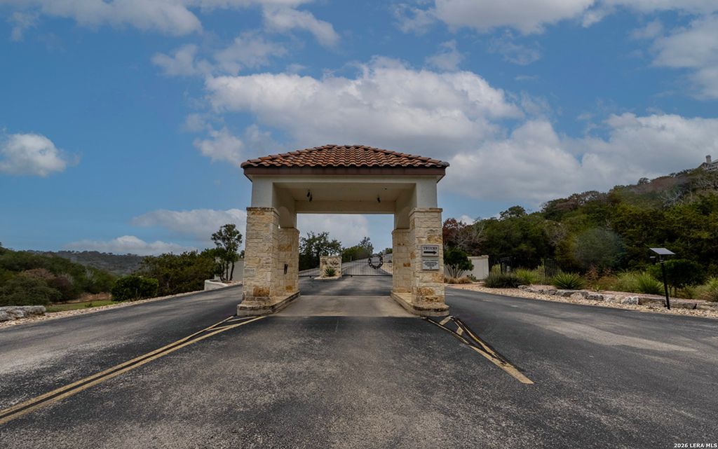 Photo of 502 Eagle, Boerne, TX 78006 (MLS # 1947745)