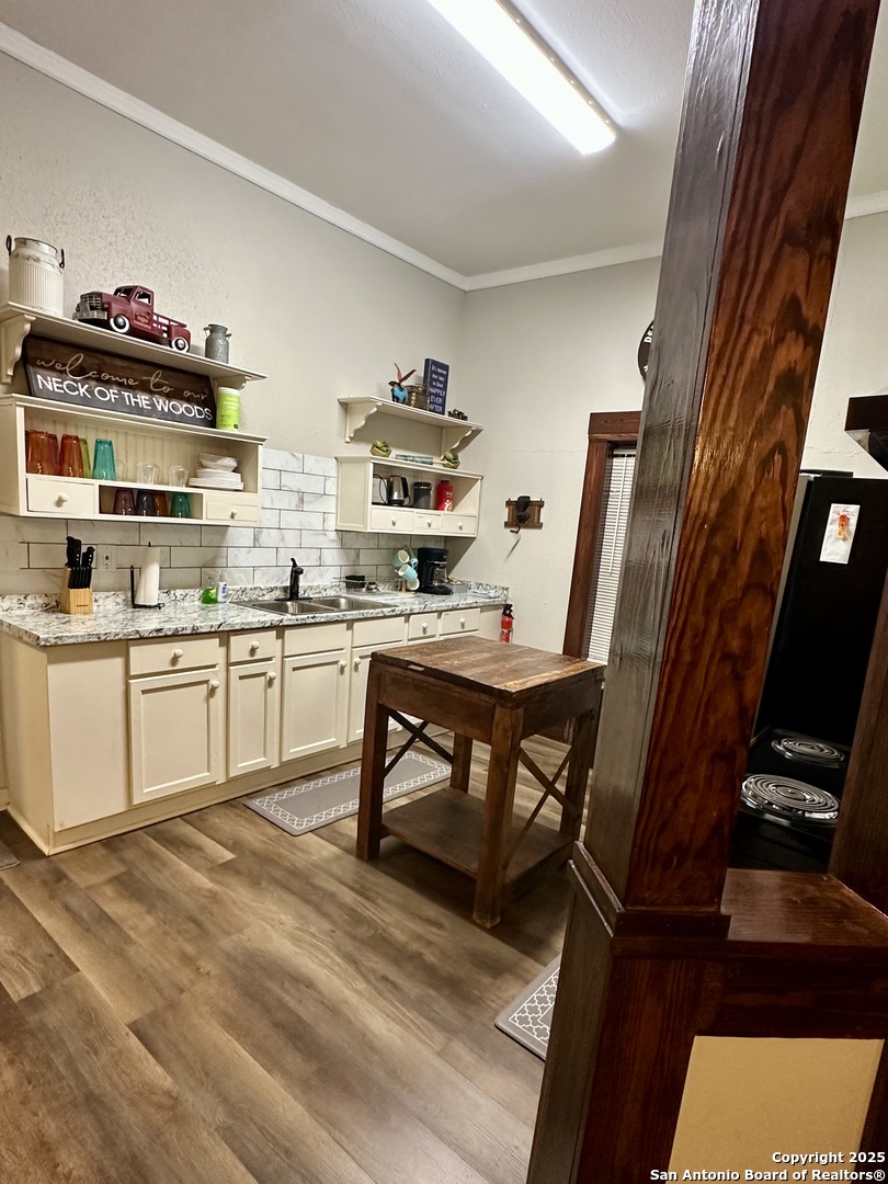 Utopia, Texas 78884, United States, 3 Bedrooms Bedrooms, ,1 BathroomBathrooms,Residential,Active,159415