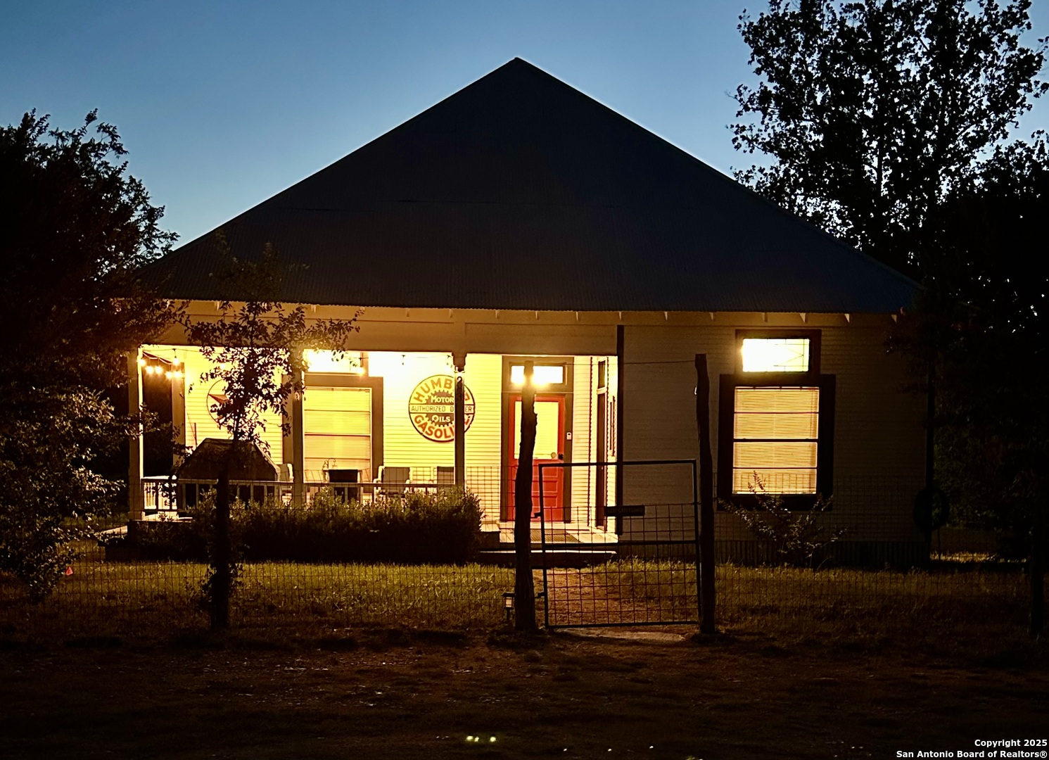 Utopia, Texas 78884, United States, 3 Bedrooms Bedrooms, ,1 BathroomBathrooms,Residential,Active,159415