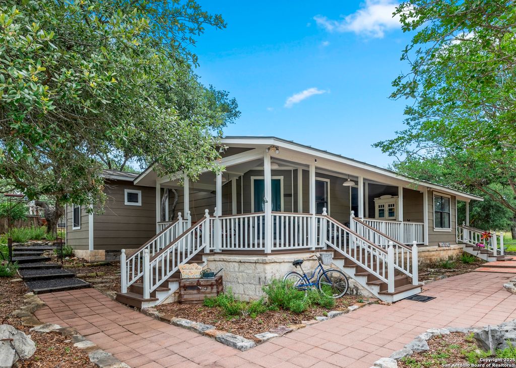 Photo of 2905 Overview, New Braunfels, TX 78132 (MLS # 1918571)