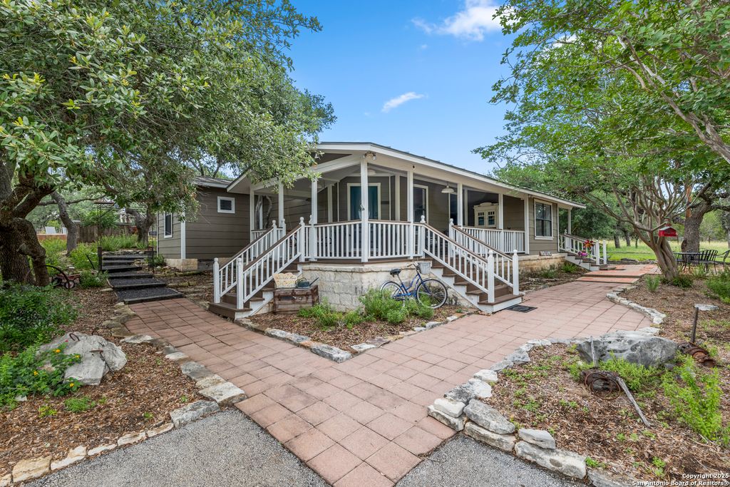 Photo of 2905 Overview, New Braunfels, TX 78132 (MLS # 1918571)