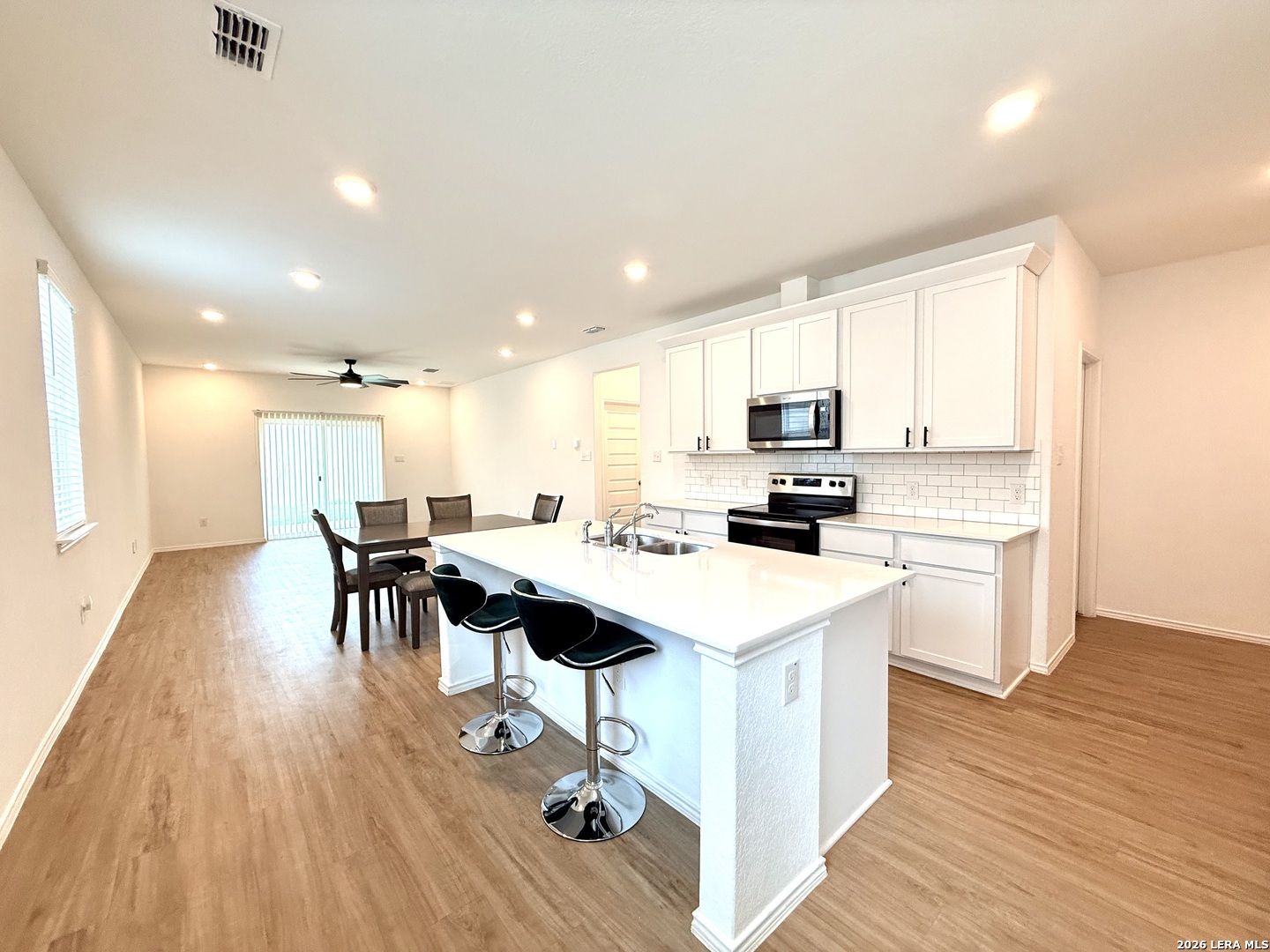 2512 Ayers
