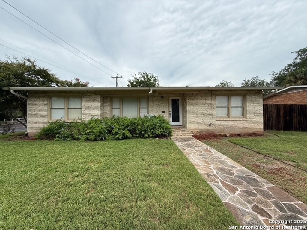 Photo of 403 E Nottingham, San Antonio, TX 78209 (MLS # 1874846)