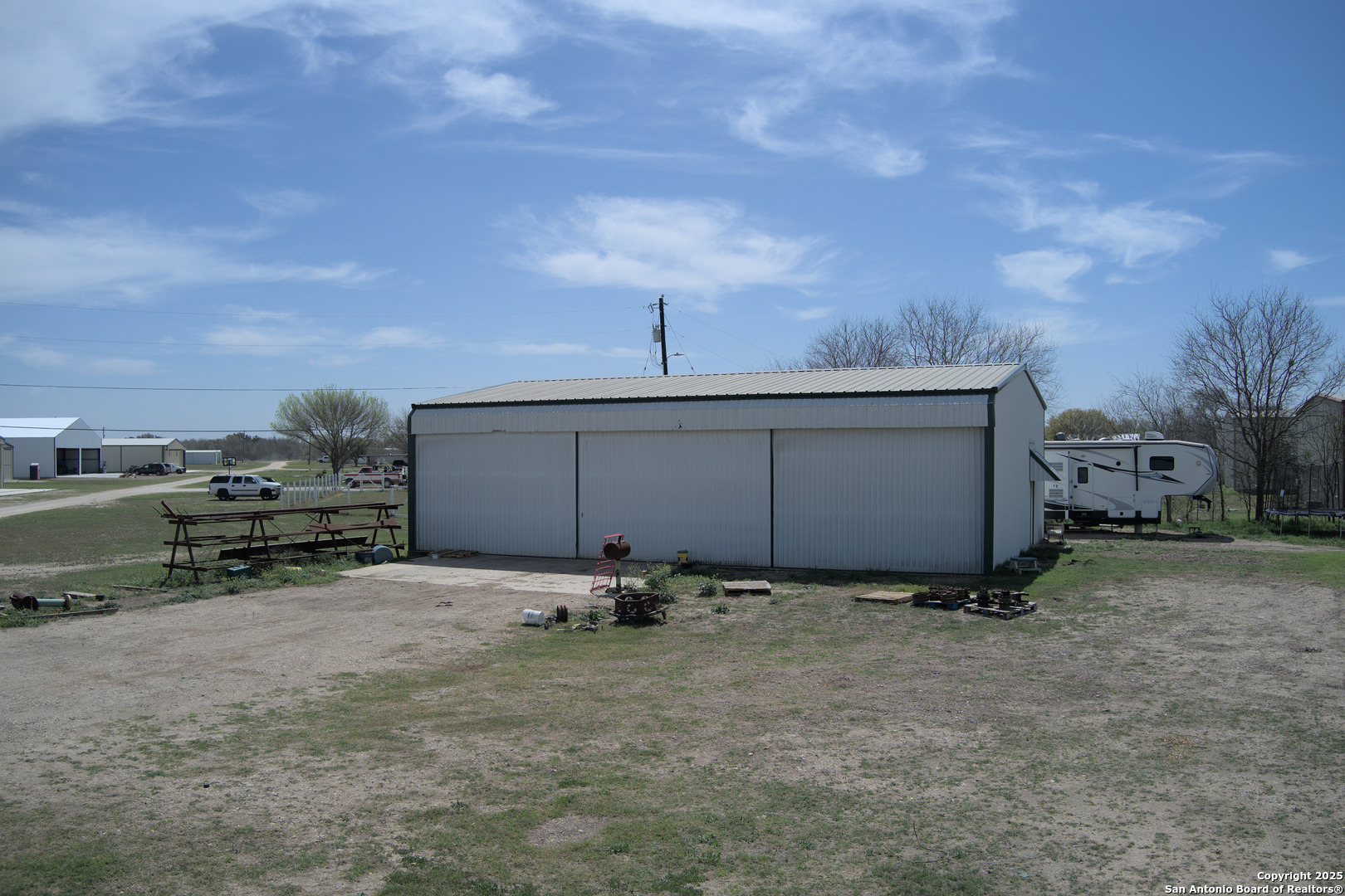 319 Windsock Ln