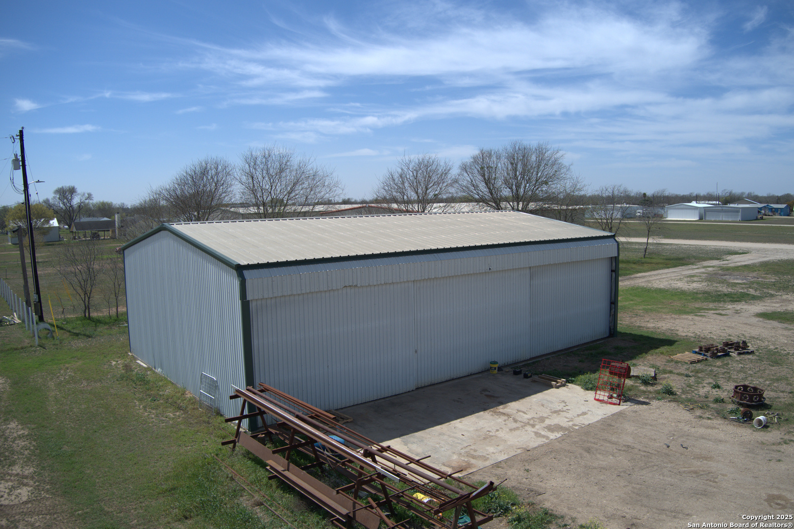 319 Windsock Ln