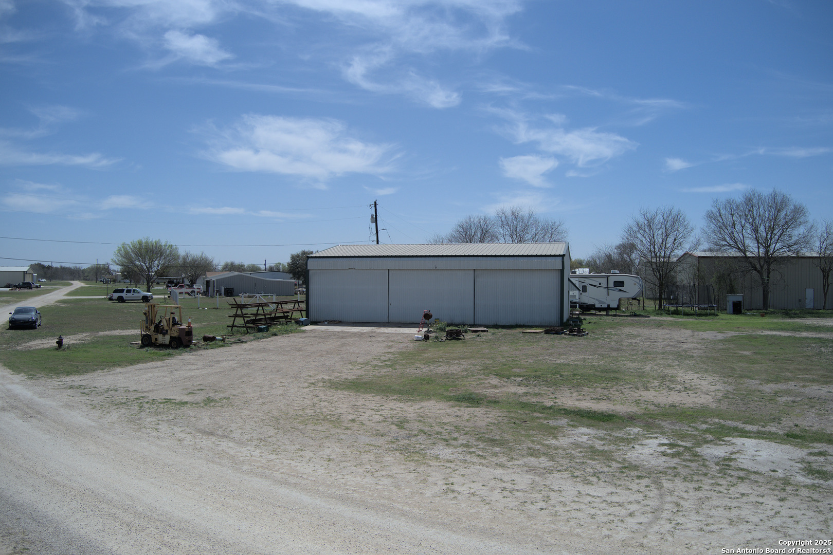 319 Windsock Ln