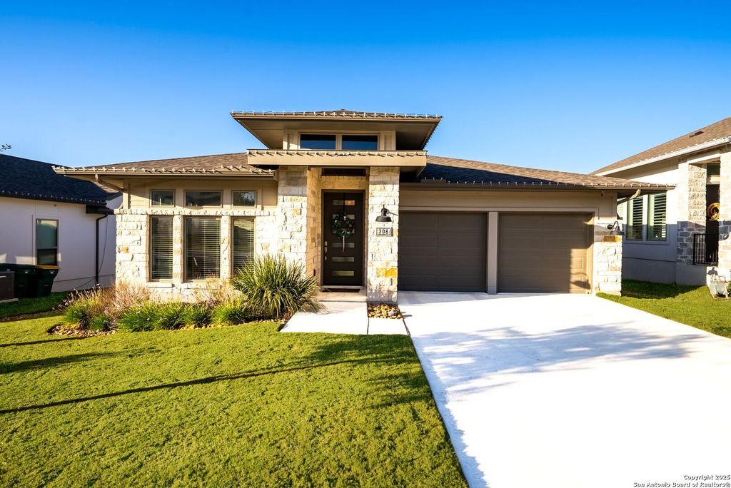 Photo of 306 Navarro, Boerne, TX 78006 (MLS # 1923326)