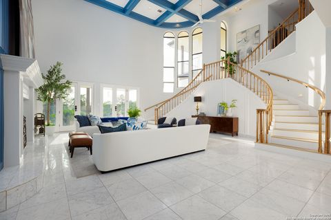 625 Paseo Canada St Hollywood Park TX 78232