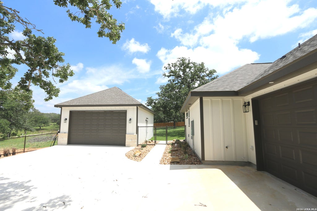 Photo of 120 Timber Heights, La Vernia, TX 78121 (MLS # 1957388)
