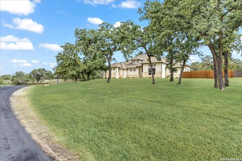 120 Timber Heights La Vernia TX 78121