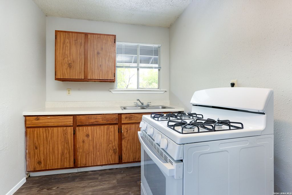 Photo of 102 E CHERYL DR 2 #2, San Antonio, TX 78228 (MLS # 1991108)