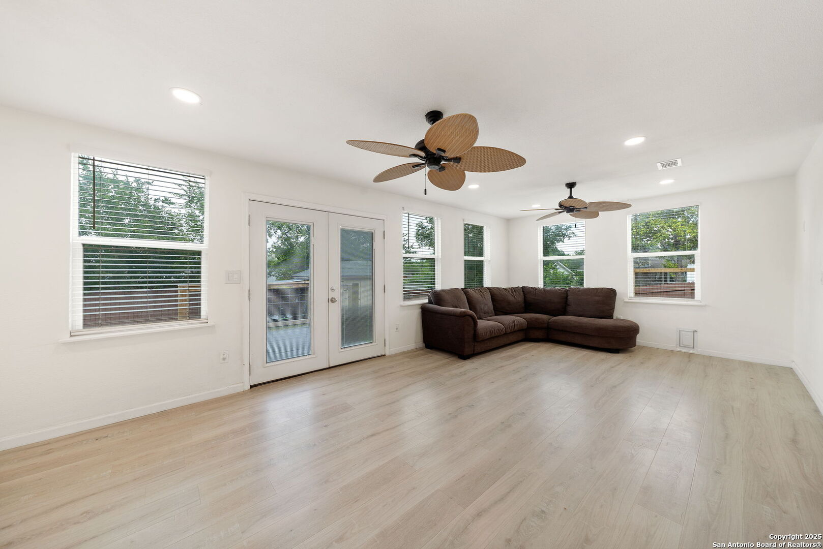 12202 Hollow Glen