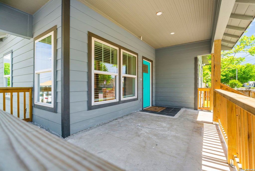 Photo of 2701 E HOUSTON ST, San Antonio, TX 78202 (MLS # 2012882)