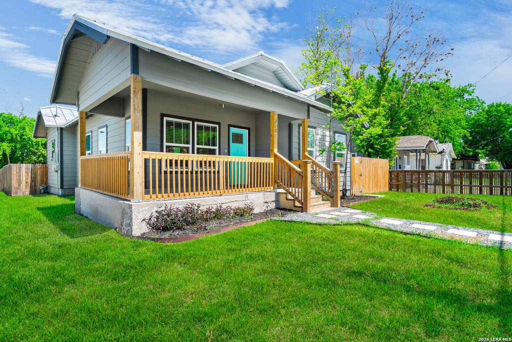 Photo of 2701 E HOUSTON ST, San Antonio, TX 78202 (MLS # 2012882)