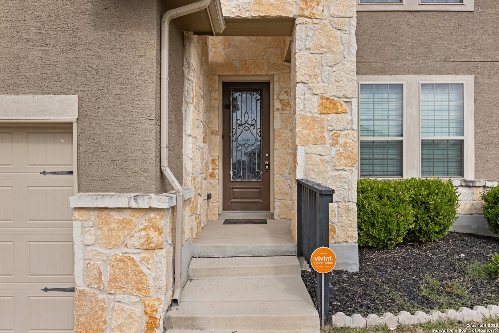 8515 Desert Cove
