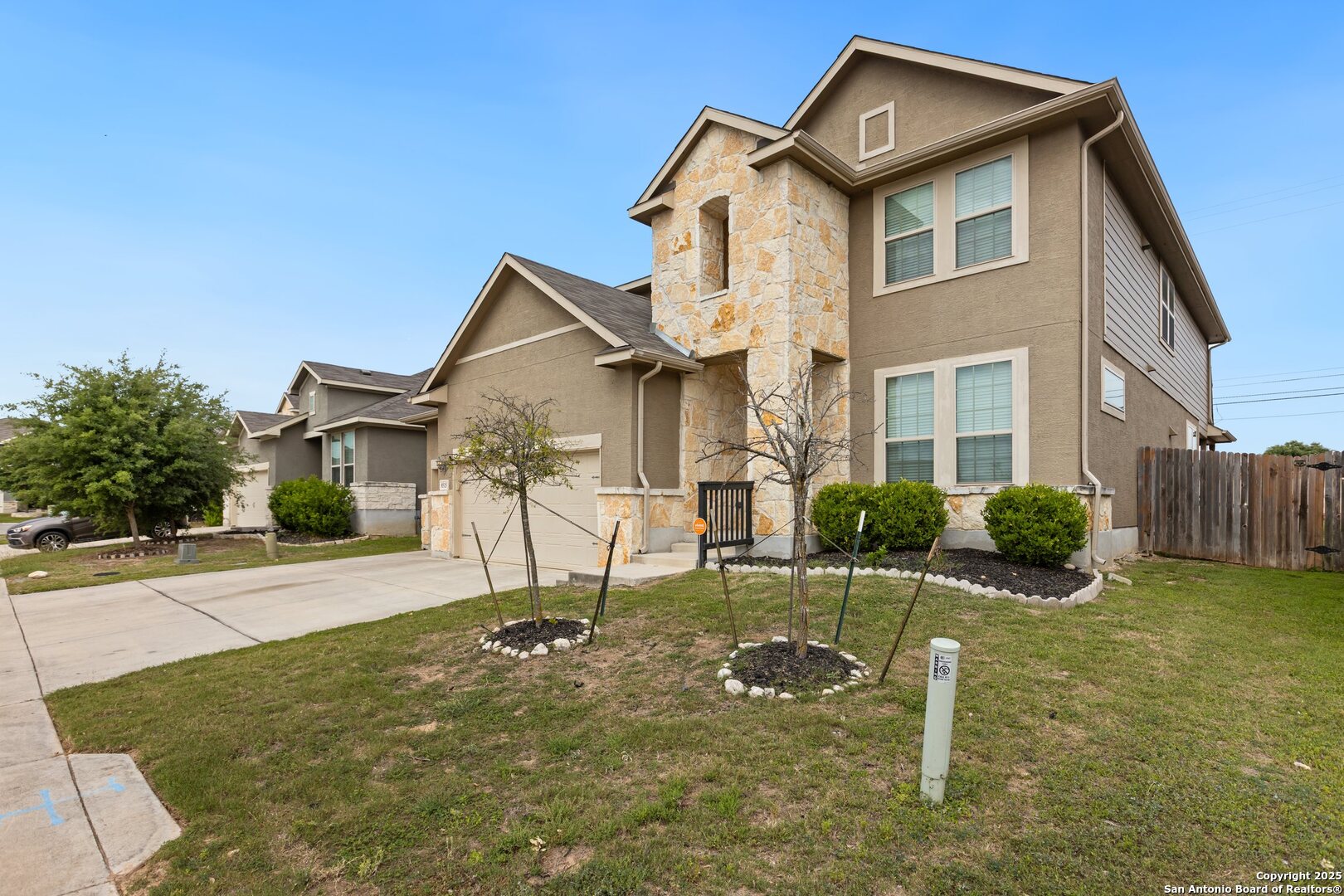 8515 Desert Cove