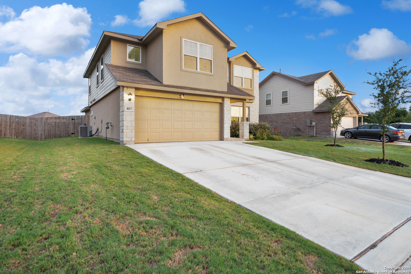 807 Rolling River