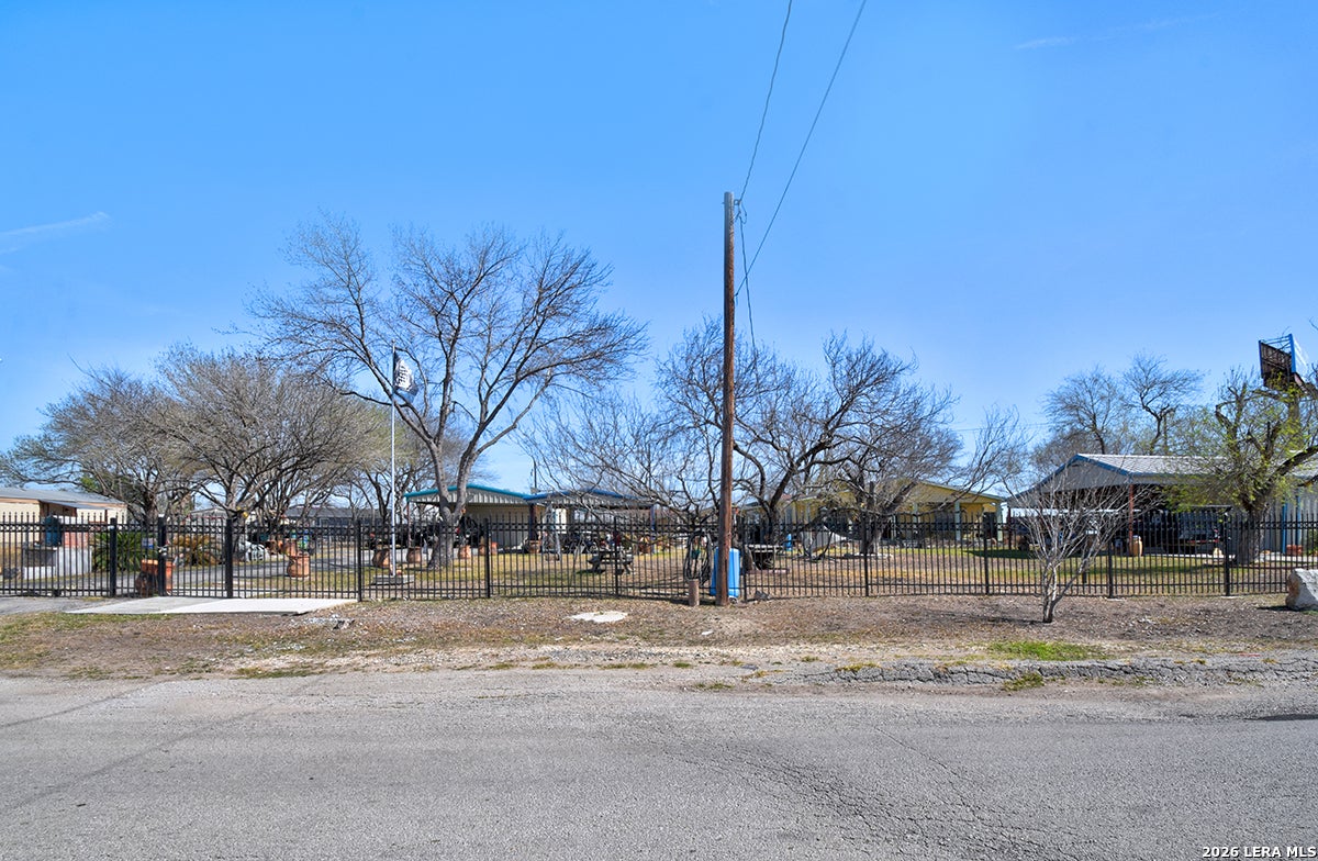 2740 Churchill