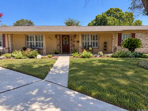 Photo of 7527 Quail Run, San Antonio, TX 78209 (MLS # 2019691)