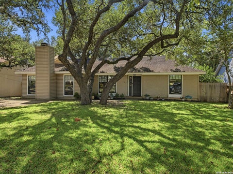 Photo of 327 Deer Creek Dr, Boerne, TX 78006 (MLS # 2022617)