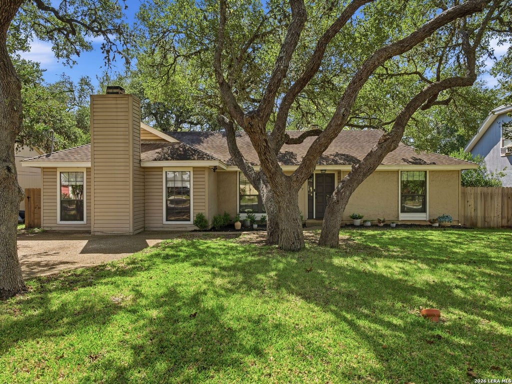 Photo of 327 Deer Creek Dr, Boerne, TX 78006 (MLS # 2022617)