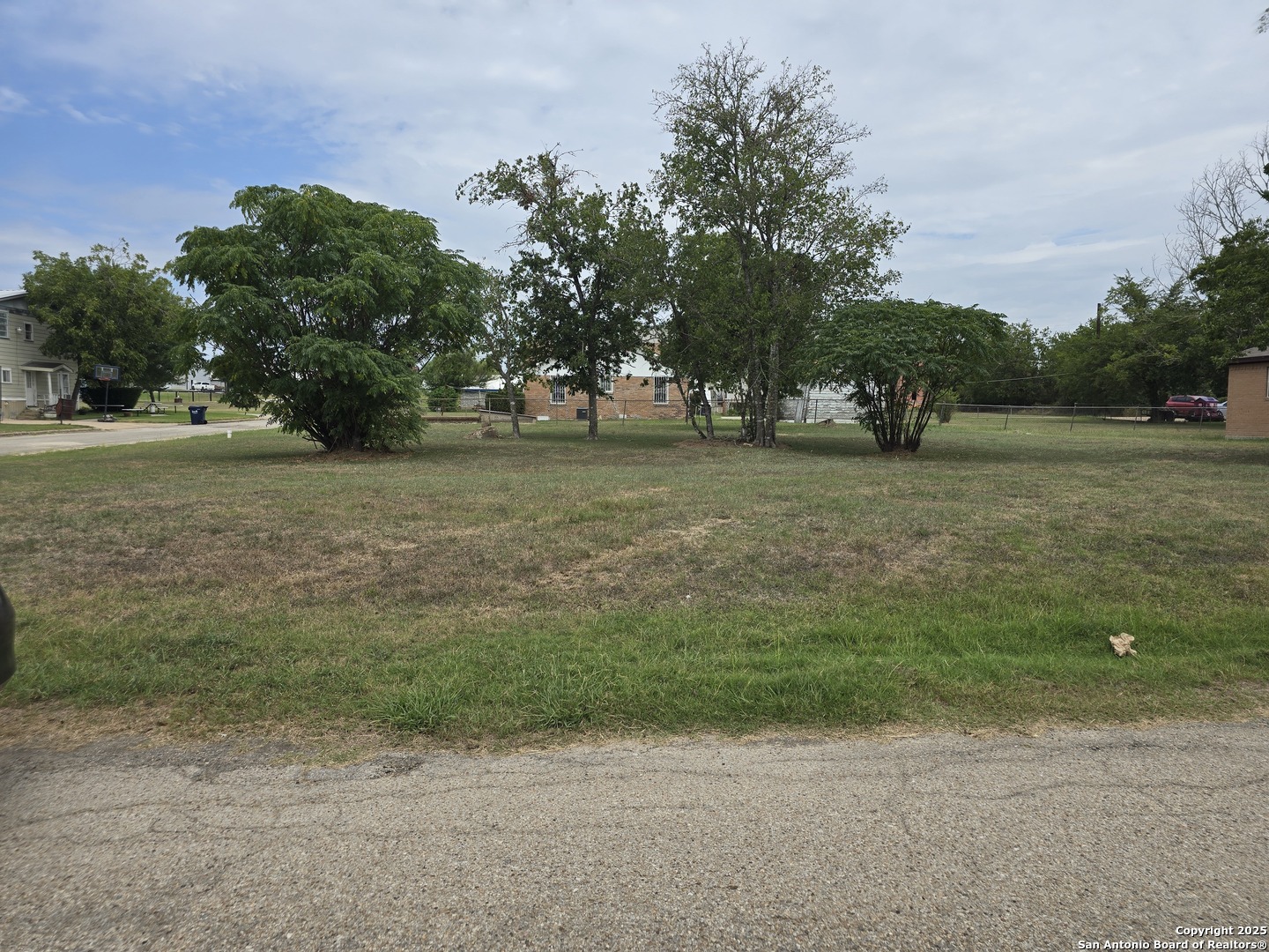 Photo 1 of 11 — 209 E 3RD, Rockdale, TX 76567