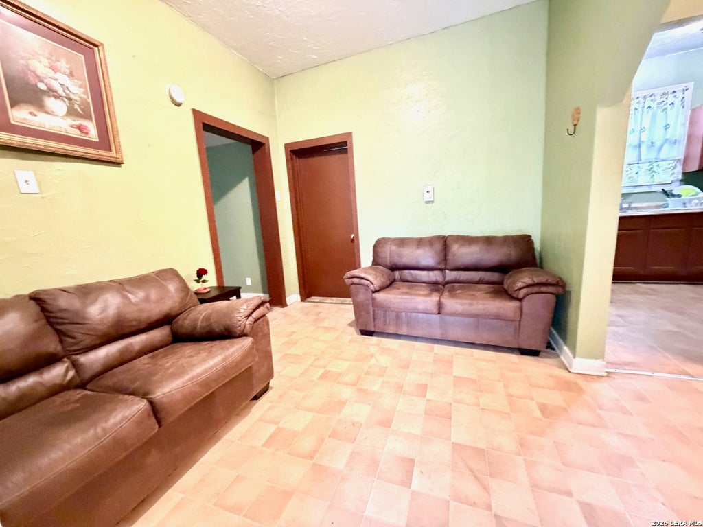 Photo of 944 Briscoe Aly, San Antonio, TX 78207 (MLS # 1962853)