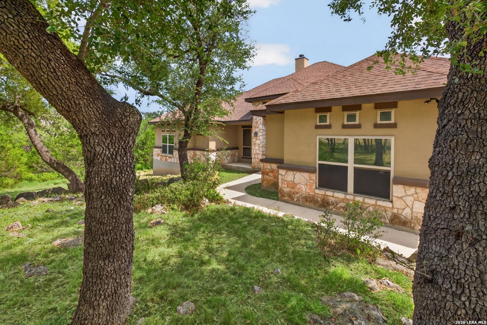 806 SHADY HOLW