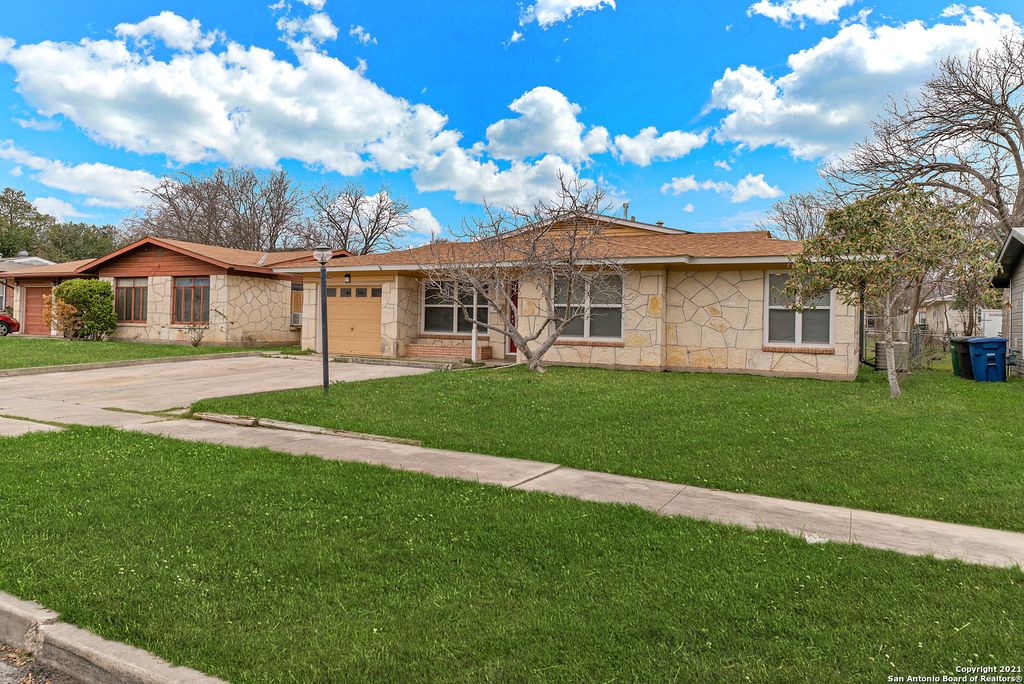 Photo of 615 BURWOOD LN, San Antonio, TX 78213 (MLS # 1954582)