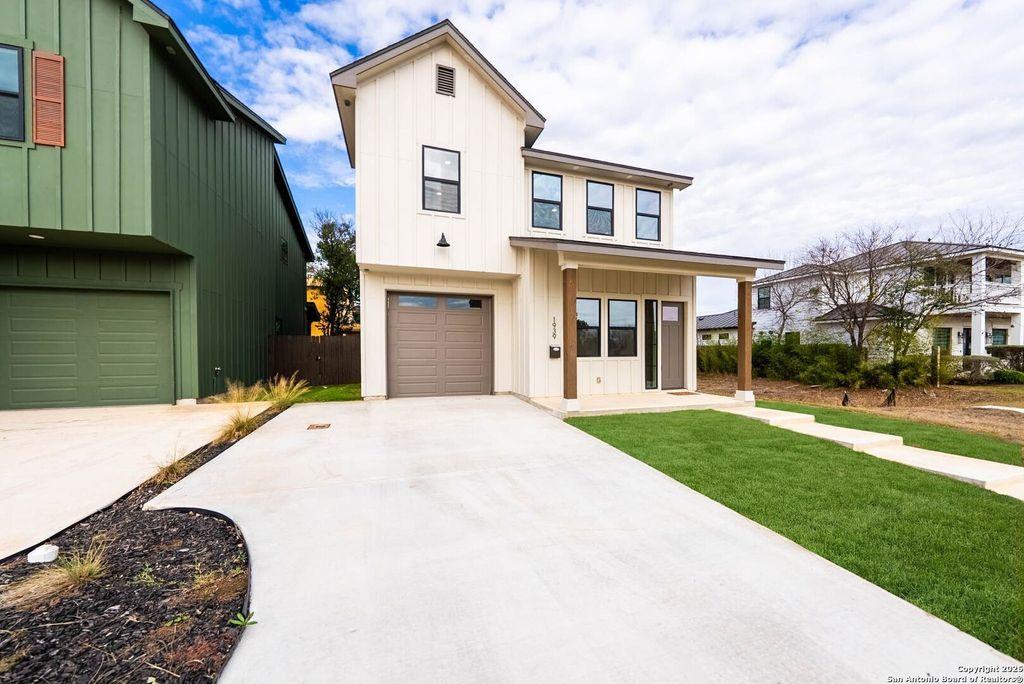 Photo of 1939 W French Pl, San Antonio, TX 78201 (MLS # 1934504)