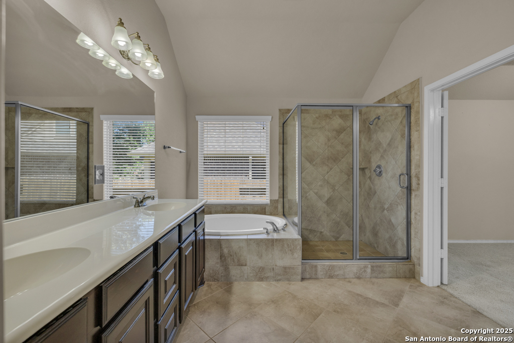 556 Oak Cascade