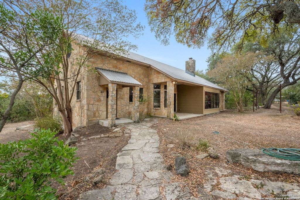 Photo of 2939 Rolling Oaks, New Braunfels, TX 78132 (MLS # 1917967)