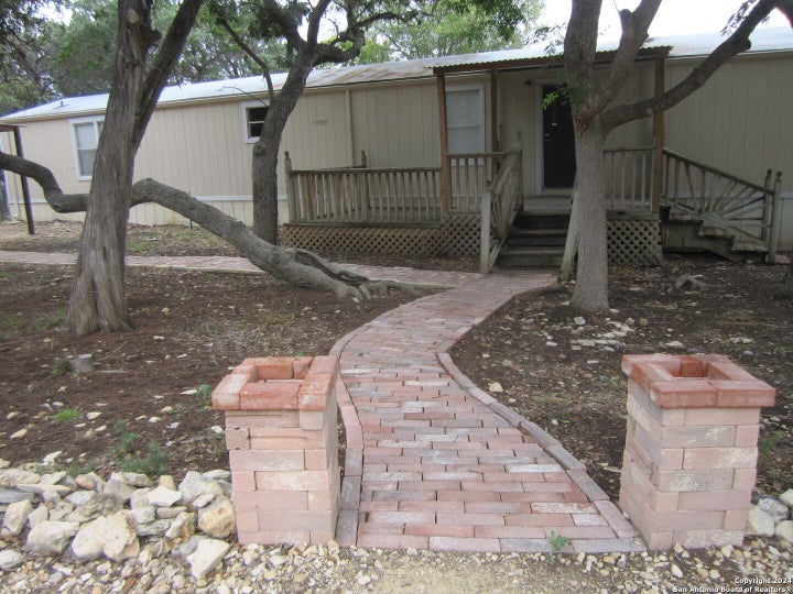 Photo 1 of 23 — 1095 Scenic Dr., Bandera, TX 78003