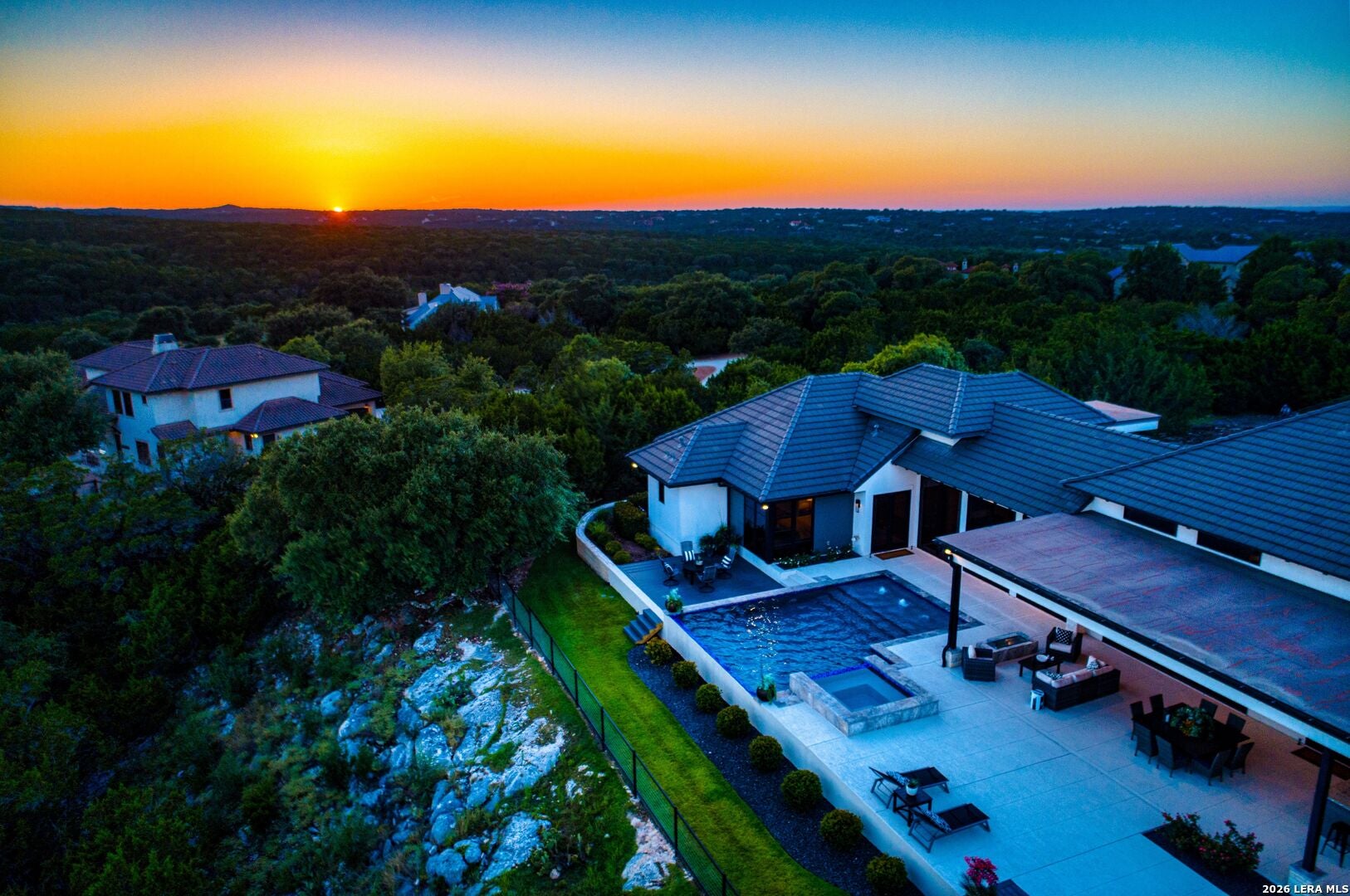 121 Greystone Pt